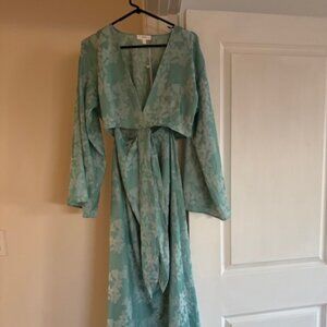 Vici Fern Cut Out - Kimono Style Dress